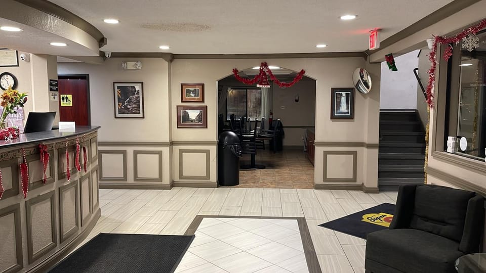 Super 8 By Wyndham Ithaca Hotel in Ithaca