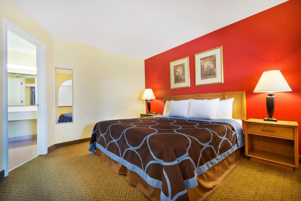 Suite room