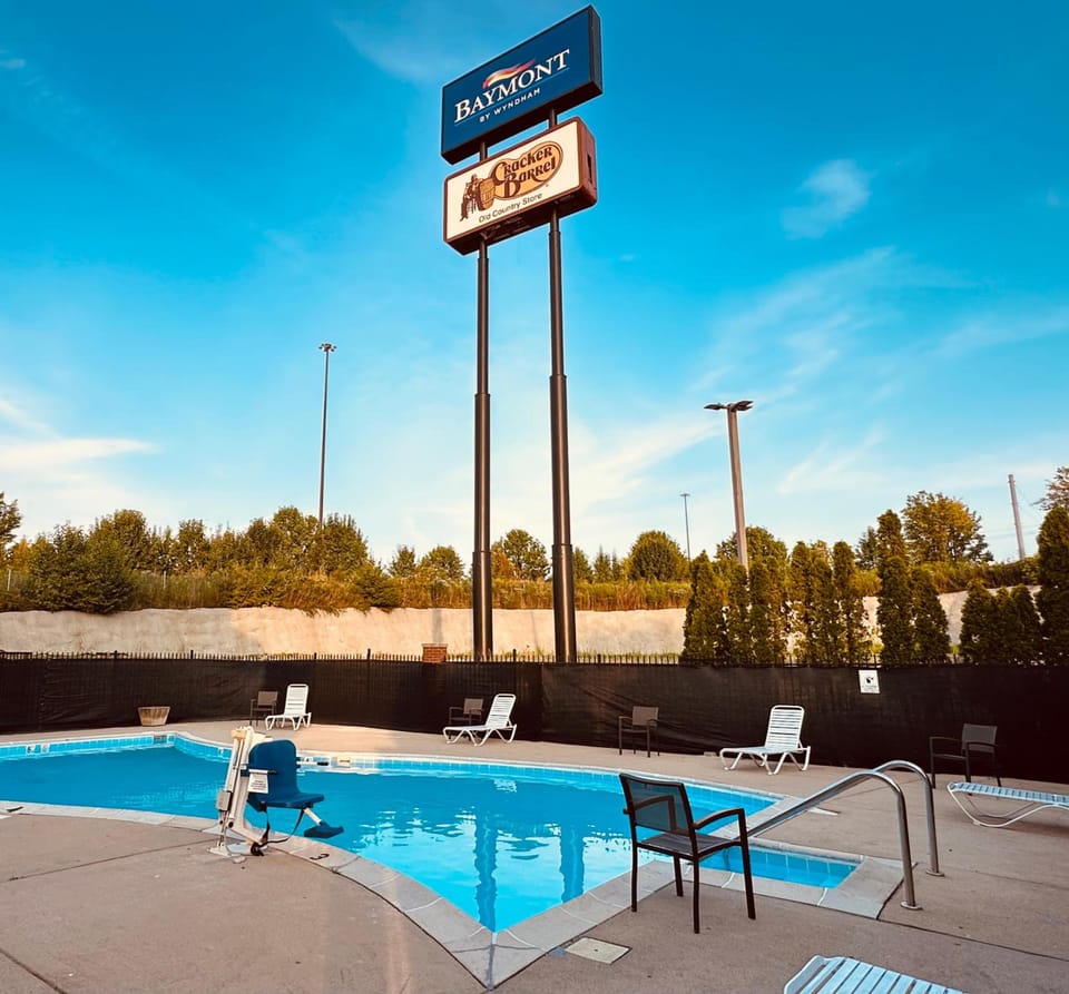 Baymont by Wyndham Indianapolis South Hotel in Perry Township