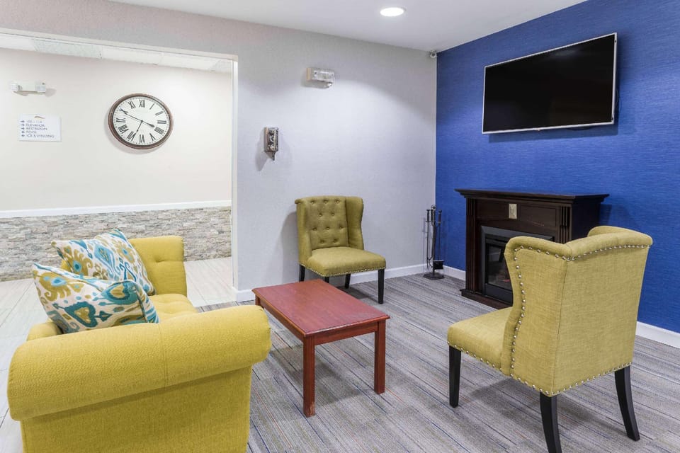 Baymont By Wyndham Anderson Hotel in Anderson