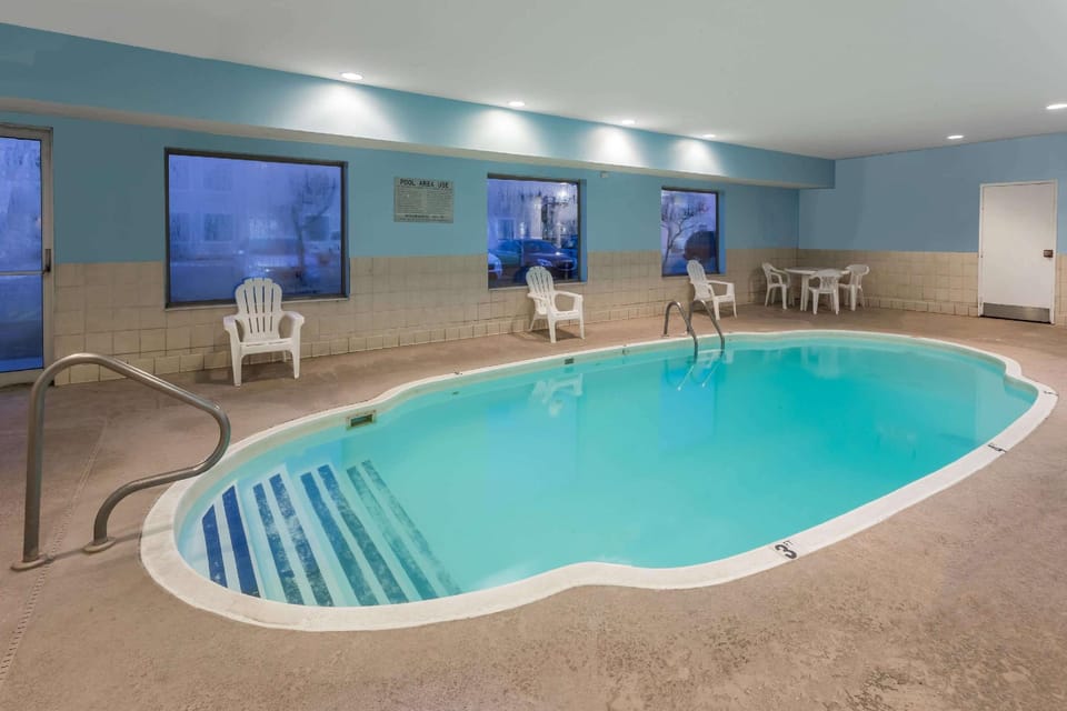 Baymont By Wyndham Anderson Hotel in Anderson