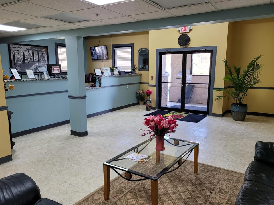 Super 8 By Wyndham Newcomerstown Hotel in Ohio