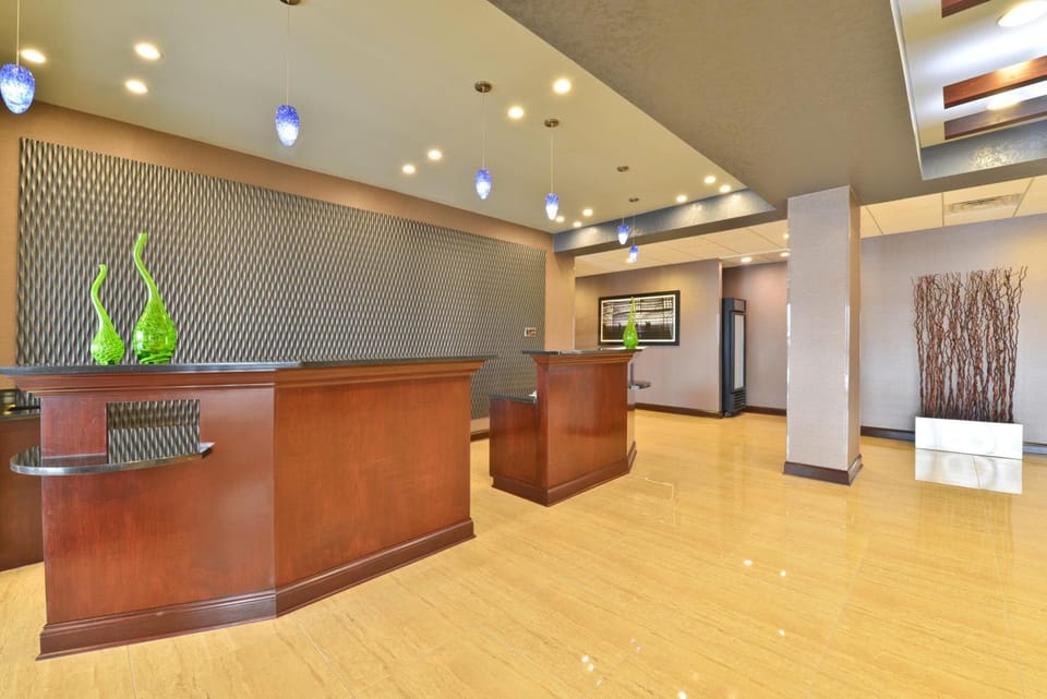Wyndham Garden Elk Grove Village - O'Hare Hotel in Des Plaines