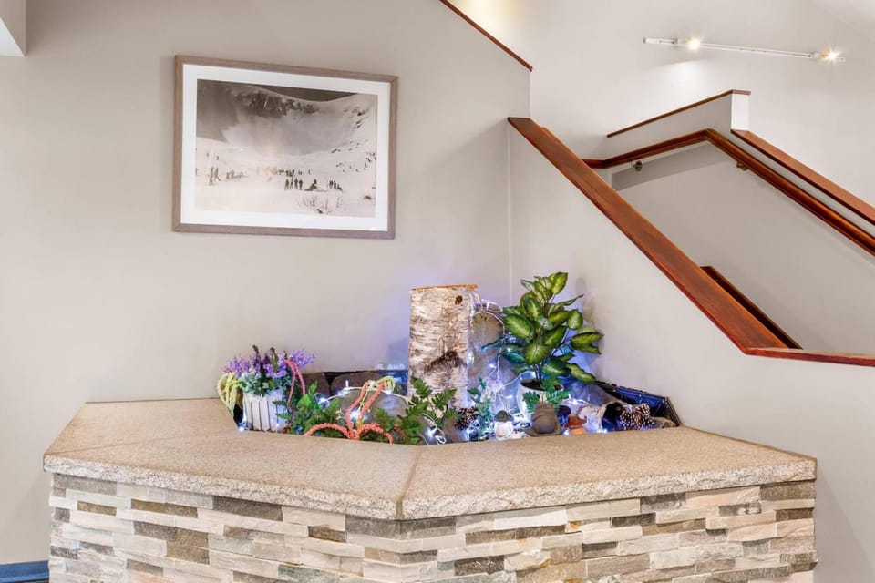 Quality Inn & Suites Gorham White Mountains Hotel in Gorham