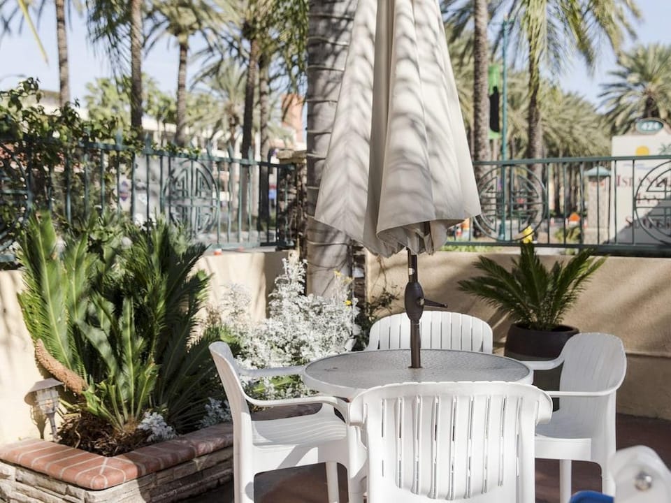 Anaheim Islander Inn and Suites Motel in Garden Grove