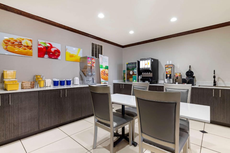 Quality Inn Sallisaw Hotel in Ozark Mountains
