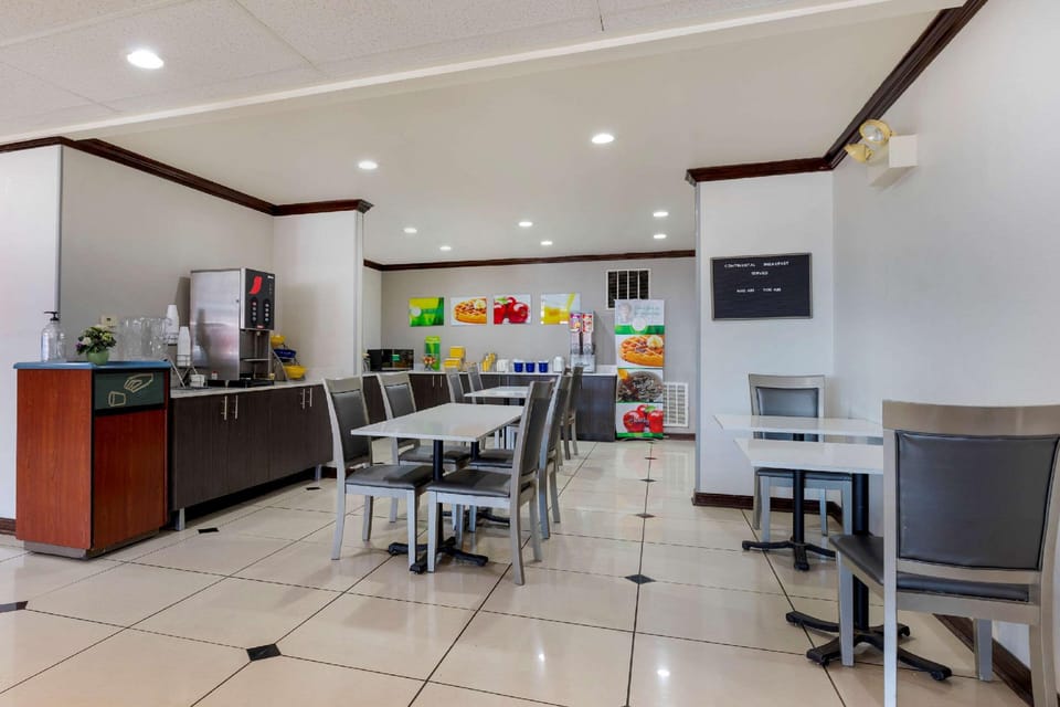 Quality Inn Sallisaw Hotel in Ozark Mountains