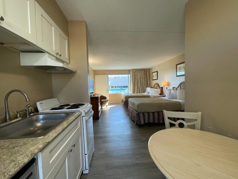 Polynesian Oceanfront Hotel Motel in Myrtle Beach
