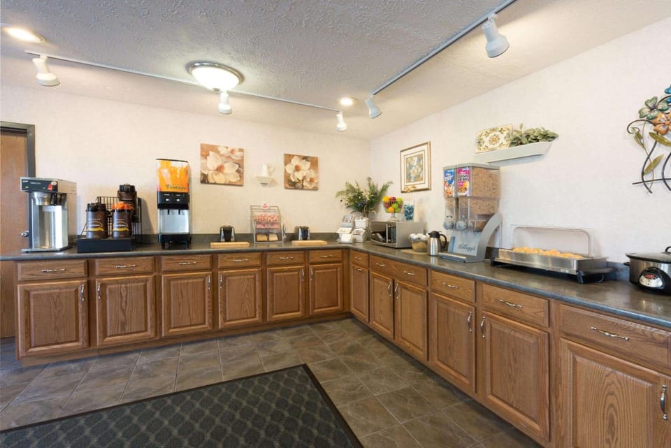 Super 8 By Wyndham Greenfield Hotel in Indiana