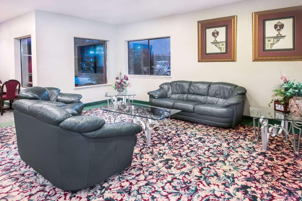 Super 8 By Wyndham Pevely Hotel in Missouri
