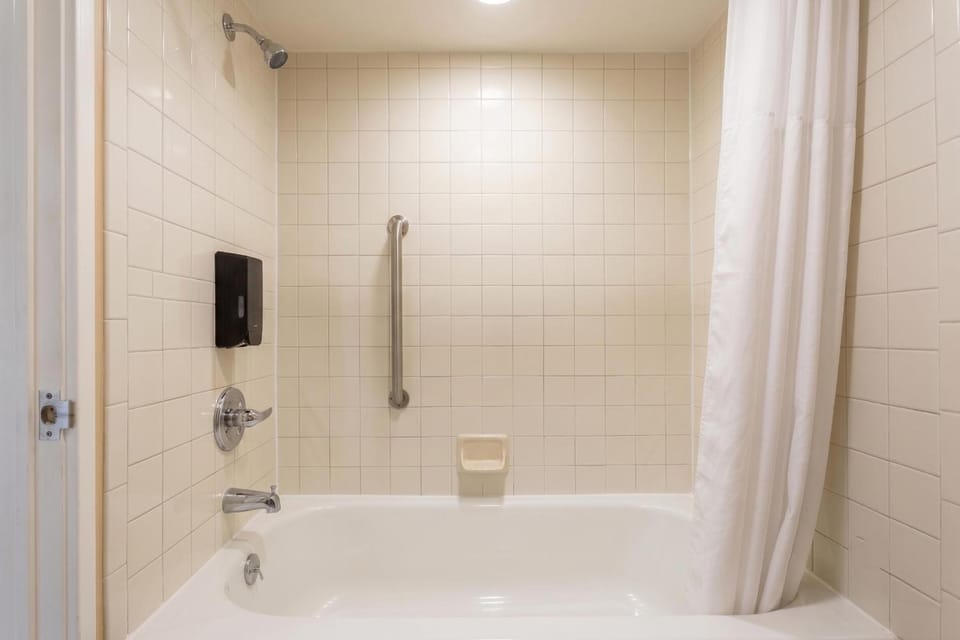 Hatteras Island Inn Hotel in Buxton