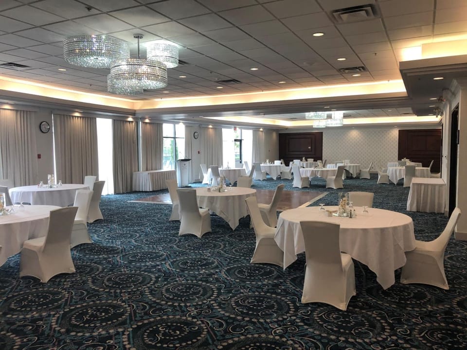 Executive Suites Hotel & Conference Center, Burnaby Hotel in Burnaby