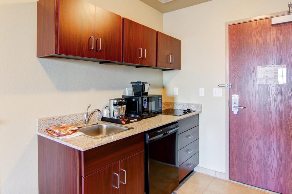 Cobblestone Inn and Suites - Brillion Hotel in Wisconsin