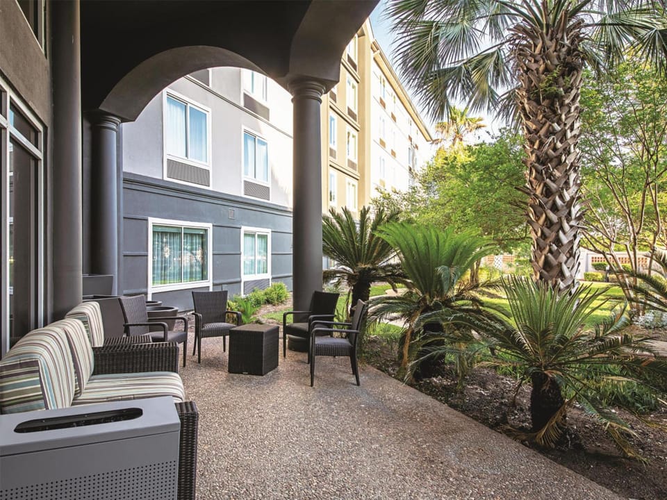 La Quinta Inn & Suites by Wyndham Austin Airport Hotel in Montopolis