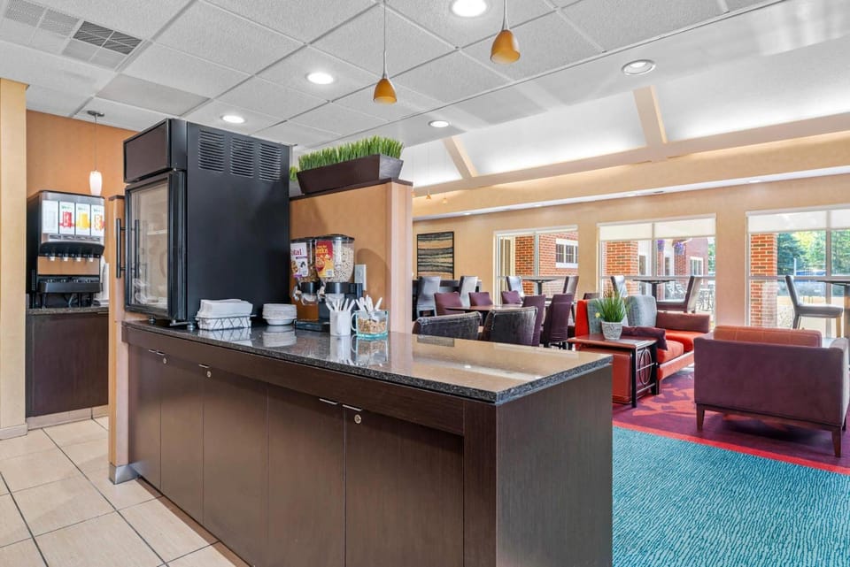 MainStay Suites Appleton Airport - Fox River Mall Area Hotel in Wisconsin