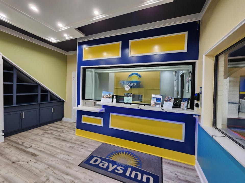 Days Inn by Wyndham Dickinson TX Hotel in League City