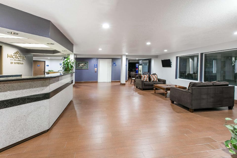 Microtel Inn & Suites by Wyndham Oklahoma City Airport Hotel in Oklahoma City