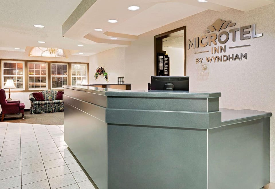 Microtel Inn & Suites by Wyndham Joplin Hotel in Joplin