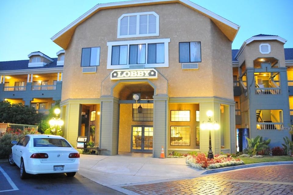 Oak Tree Inn Inn in Arcadia