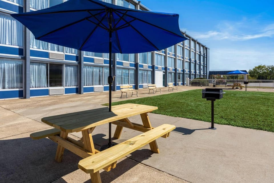 Days Inn by Wyndham Cambridge Hotel in Cambridge