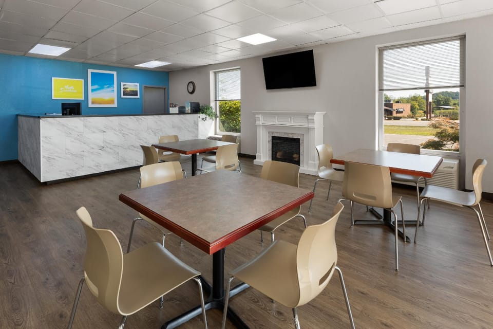 Days Inn by Wyndham Cambridge Hotel in Cambridge