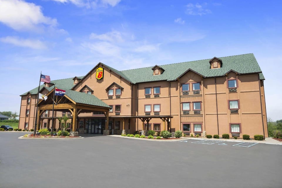 Super 8 By Wyndham Troy Hotel in Missouri