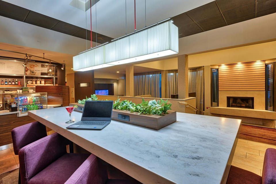 Country Inn & Suites by Radisson, Hampton Coliseum Hotel in Hampton