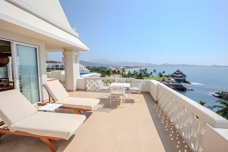 Barcelo Karmina  Resort in Manzanillo
