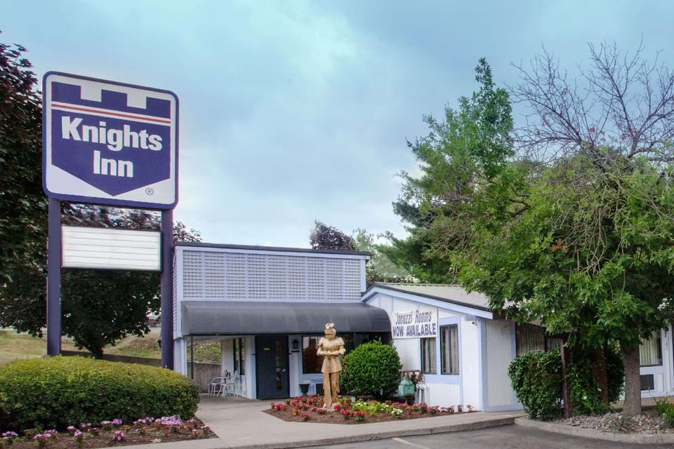Knights Inn  Pittston PA Hotel in Luzerne County