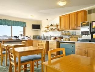 Super 8 By Wyndham Shipshewana Hotel in Shipshewana