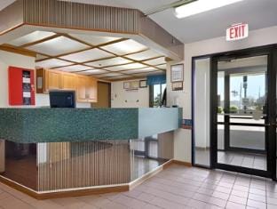 Super 8 By Wyndham Shipshewana Hotel in Shipshewana