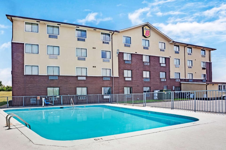 Super 8 By Wyndham Nashville/ Dntn/ Opryland Area Hotel in East Nashville