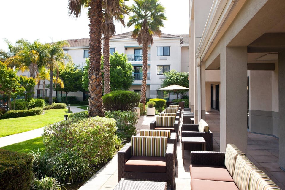 Courtyard by Marriott Oakland Airport Hotel in San Leandro
