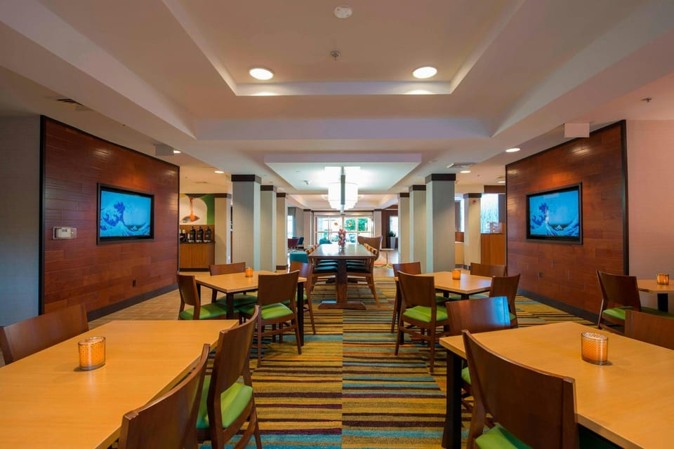 Fairfield by Marriott Inn & Suites Greenwood Hotel in Lake Greenwood