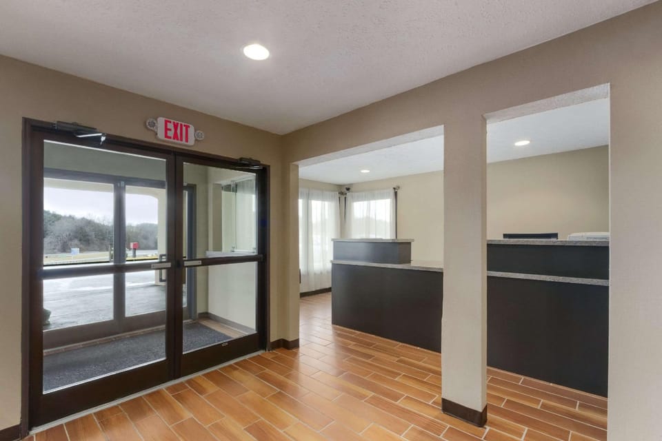 Super 8 by Wyndham Fort Chiswell Wytheville Area Hotel in Virginia