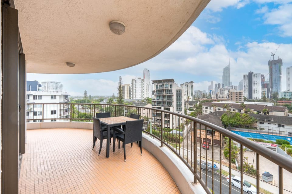 Warringa Surf Holiday Apartments Apartment hotel in Surfers Paradise