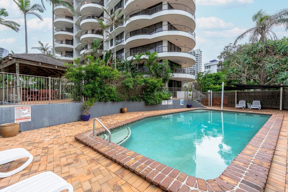 Warringa Surf Holiday Apartments Apartment hotel in Surfers Paradise