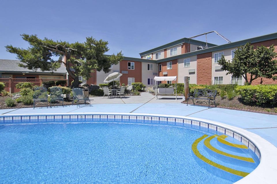 Days Inn by Wyndham Mt. Vernon Hotel in Mount Vernon