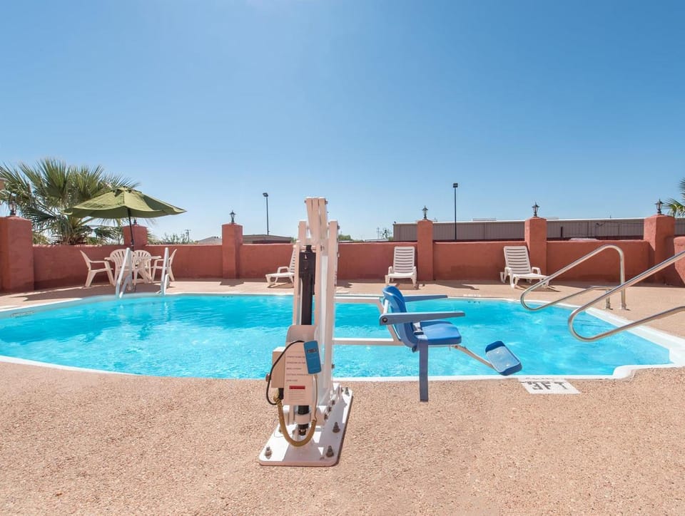 Super 8 By Wyndham Abilene South Hotel in Abilene