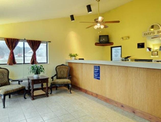 Days Inn by Wyndham Athens Hotel in Ohio