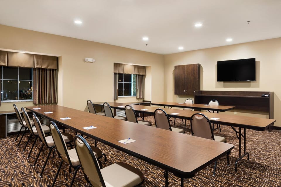 Microtel Inn & Suites by Wyndham Cambridge Hotel in Cambridge