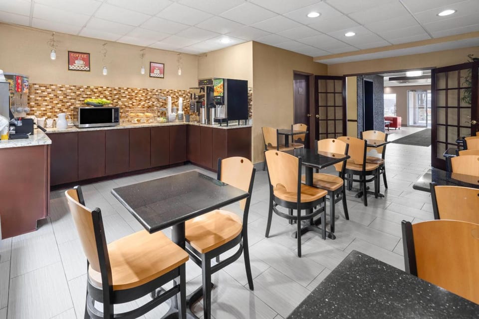 Super 8 by Wyndham Mars/Cranberry/Pittsburgh Area Hotel in Pennsylvania