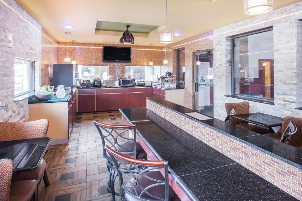 Super 8 By Wyndham Van Buren/Ft. Smith Area Hotel in Arkansas
