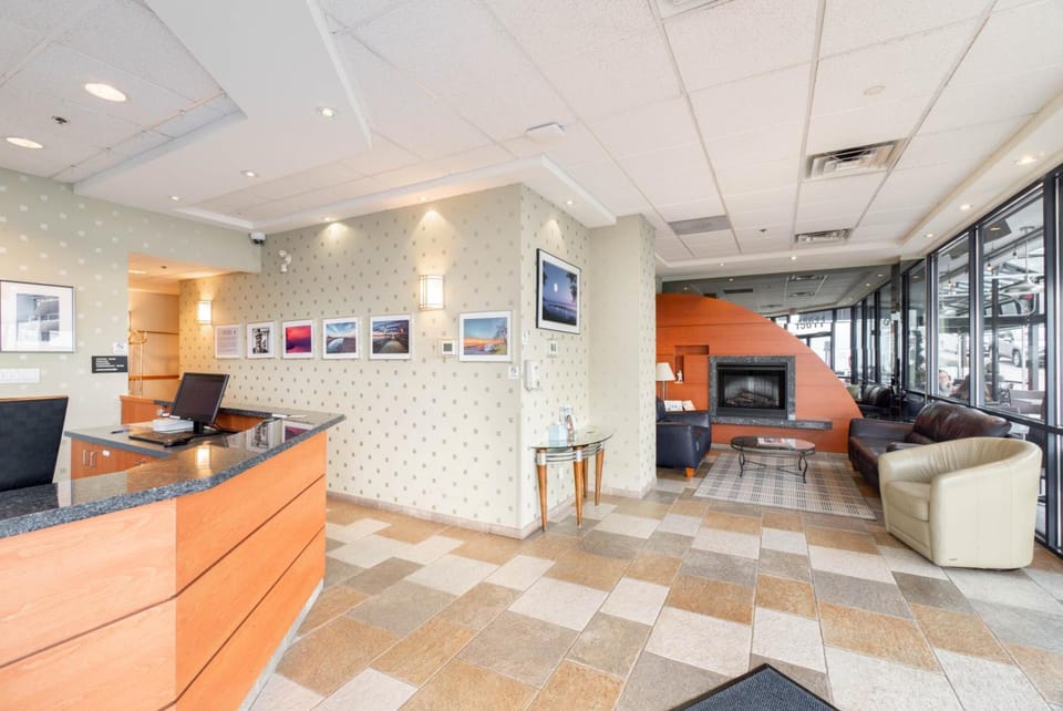 Ocean Promenade Hotel Hotel in White Rock