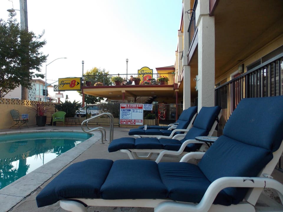 Super 8 by Wyndham Santa Cruz Beach Hotel in Santa Cruz