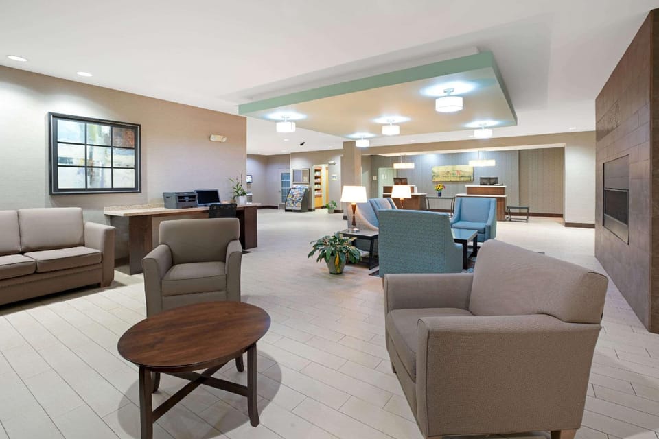La Quinta Inn & Suites by Wyndham Bellingham Hotel in Bellingham