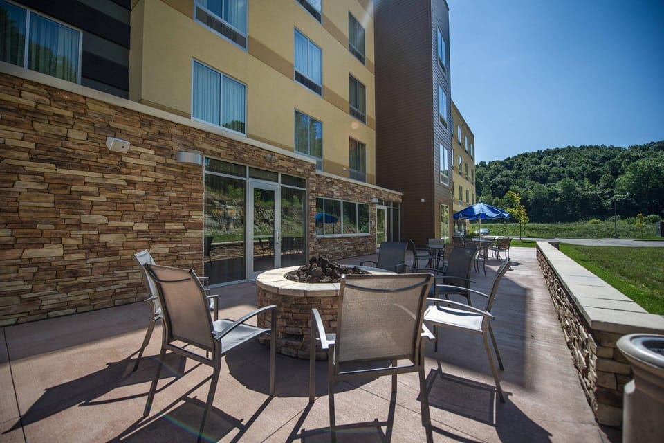 Fairfield by Marriott Inn & Suites Cambridge Hotel in Cambridge