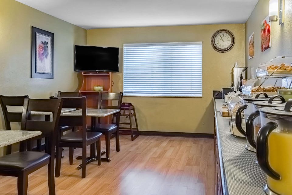 Quality Inn & Suites Vancouver North Motel in Washington