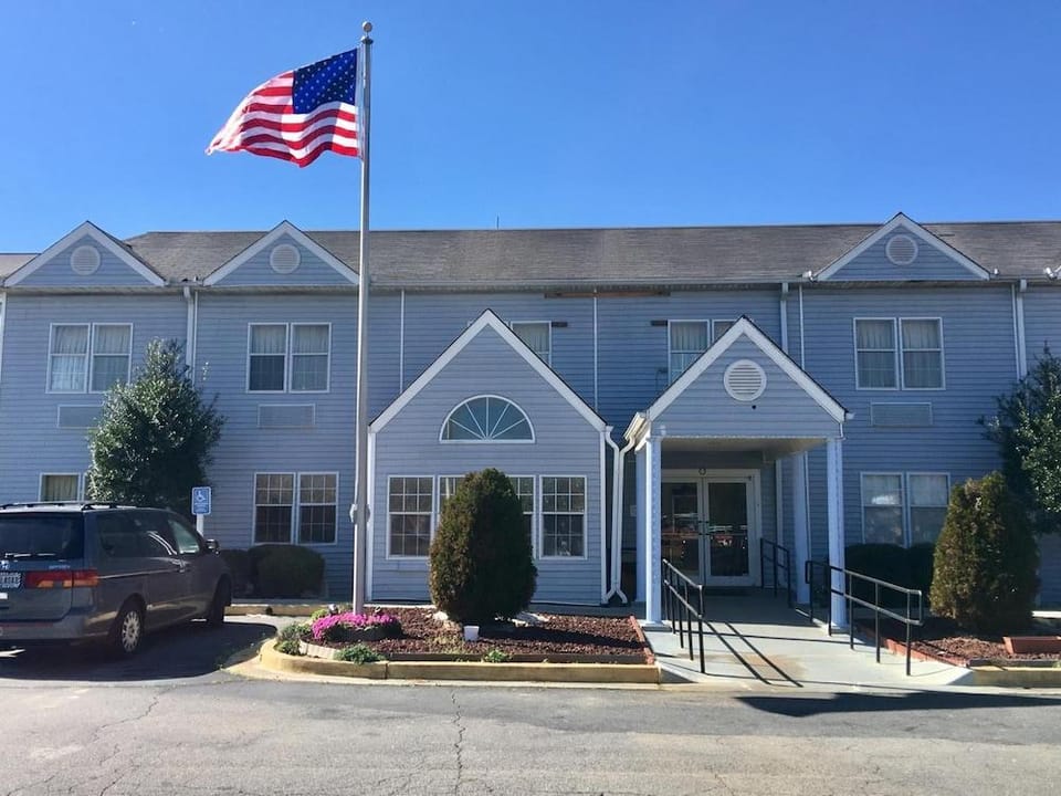 Holiday Lodge - Greensboro/Lake Oconee Hotel in Lake Oconee