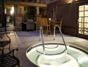 Larkspur Landing Extended Stay Suites Renton Apartment hotel in Renton